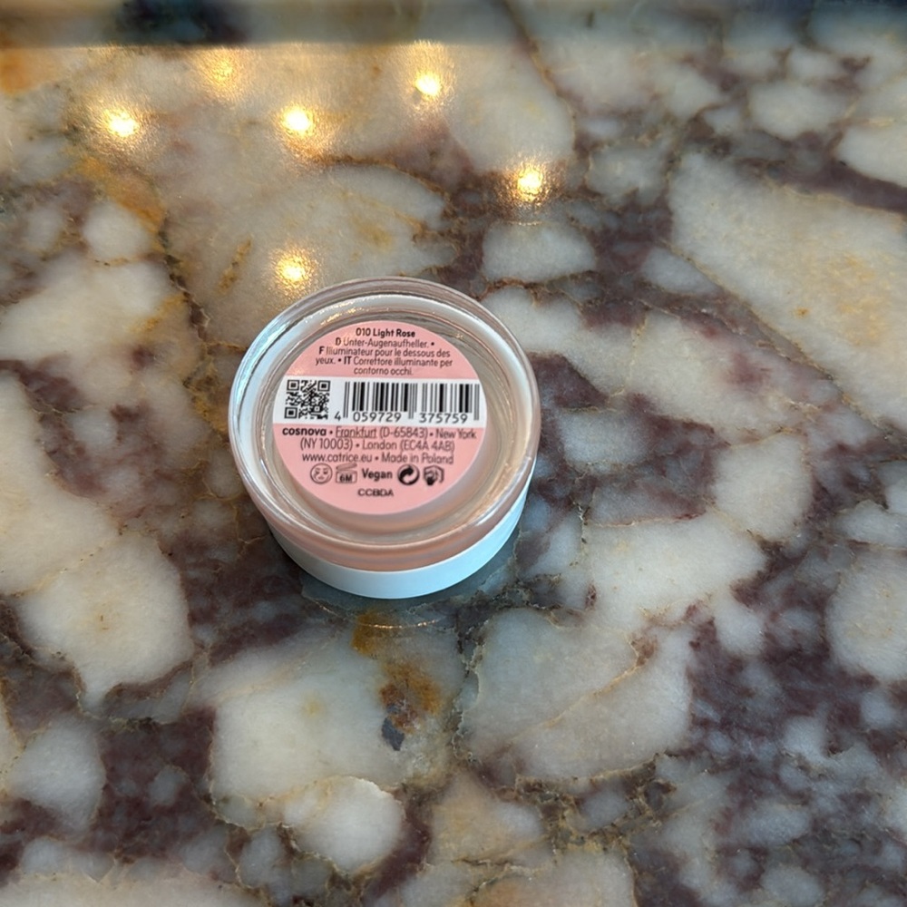 Catrice under eye brightener light rose pink color corrector - Picture 4 of 4
